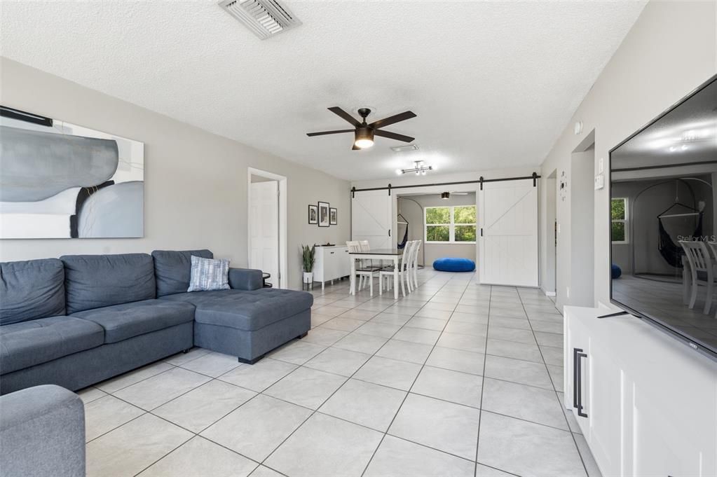 For Sale: $261,000 (3 beds, 2 baths, 1160 Square Feet)