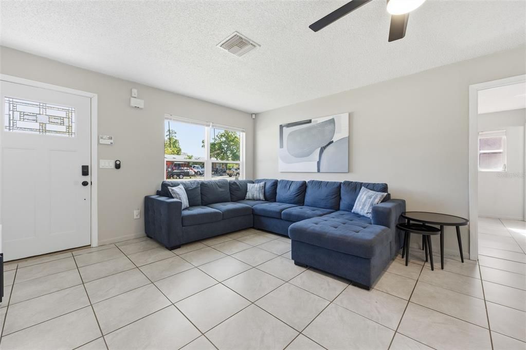 For Sale: $261,000 (3 beds, 2 baths, 1160 Square Feet)