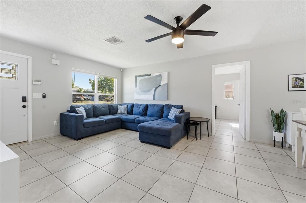 For Sale: $261,000 (3 beds, 2 baths, 1160 Square Feet)