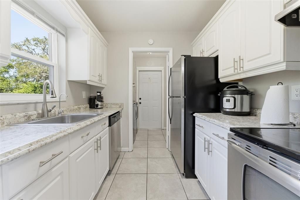 For Sale: $261,000 (3 beds, 2 baths, 1160 Square Feet)