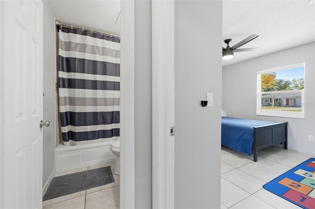 For Sale: $261,000 (3 beds, 2 baths, 1160 Square Feet)