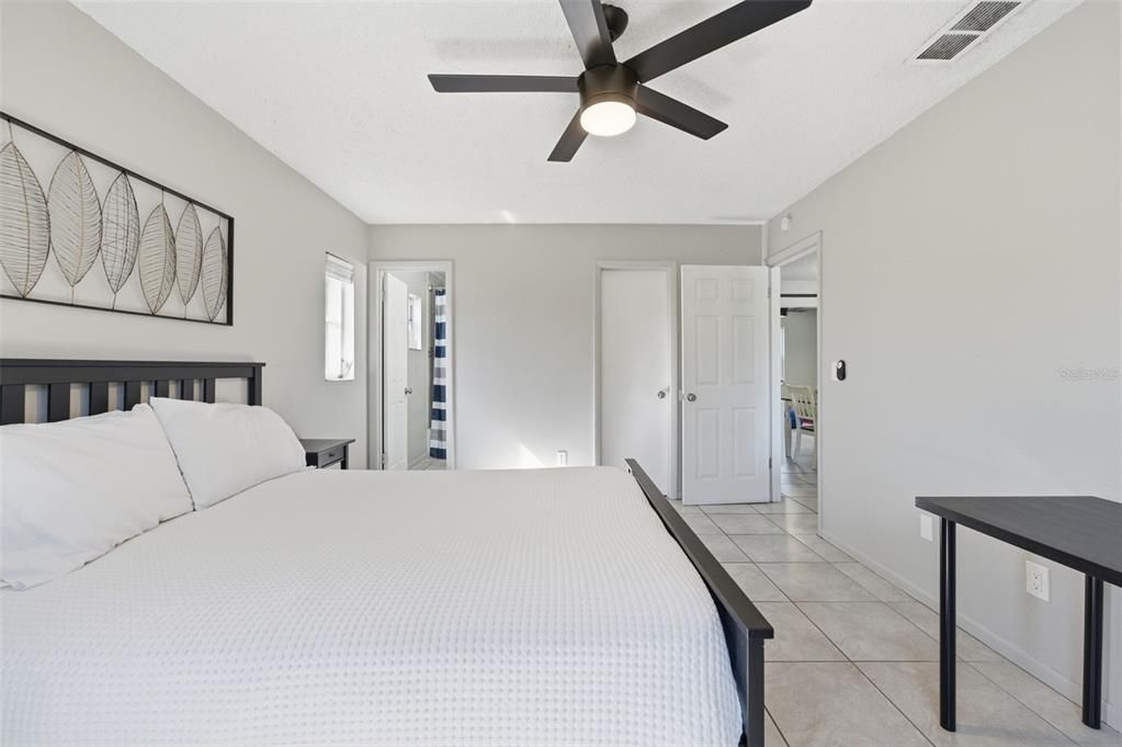 For Sale: $261,000 (3 beds, 2 baths, 1160 Square Feet)