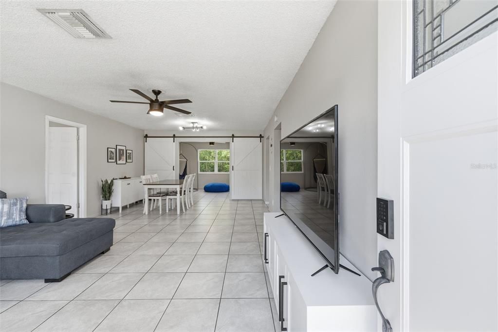 For Sale: $261,000 (3 beds, 2 baths, 1160 Square Feet)