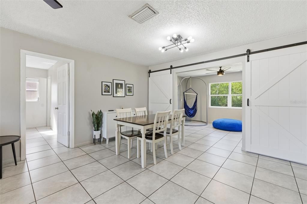 For Sale: $261,000 (3 beds, 2 baths, 1160 Square Feet)