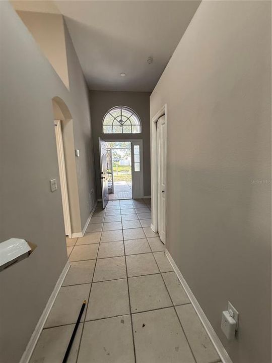 For Rent: $2,250 (3 beds, 2 baths, 1810 Square Feet)