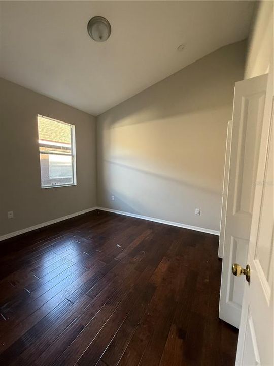 For Rent: $2,250 (3 beds, 2 baths, 1810 Square Feet)