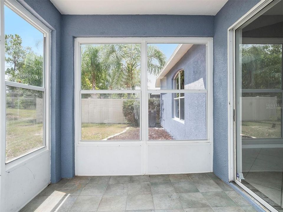 For Rent: $2,250 (3 beds, 2 baths, 1810 Square Feet)