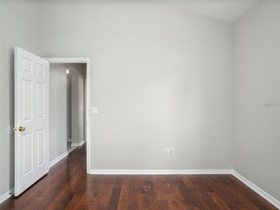 For Rent: $2,250 (3 beds, 2 baths, 1810 Square Feet)