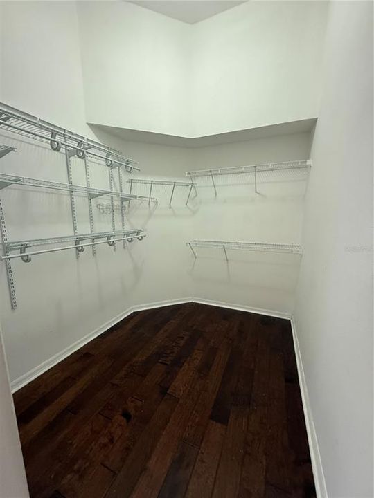 For Rent: $2,250 (3 beds, 2 baths, 1810 Square Feet)