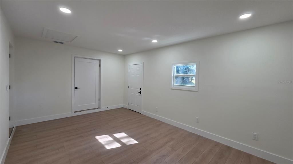 For Sale: $349,000 (3 beds, 2 baths, 1454 Square Feet)