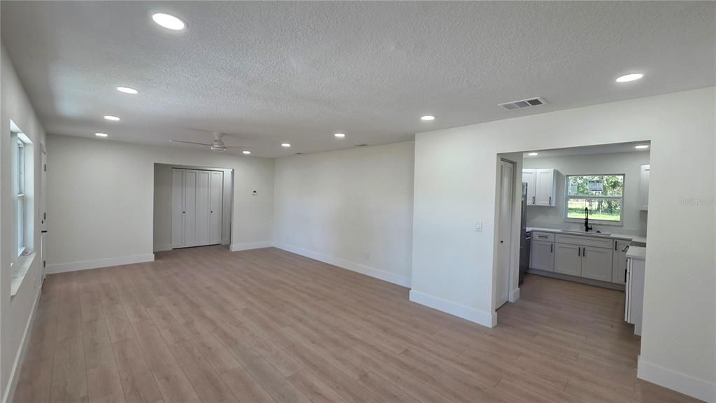 For Sale: $349,000 (3 beds, 2 baths, 1454 Square Feet)