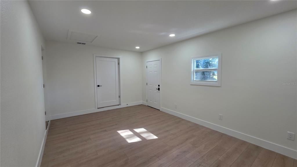 For Sale: $349,000 (3 beds, 2 baths, 1454 Square Feet)