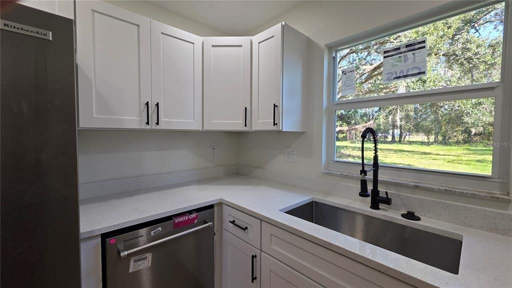 For Sale: $349,000 (3 beds, 2 baths, 1454 Square Feet)