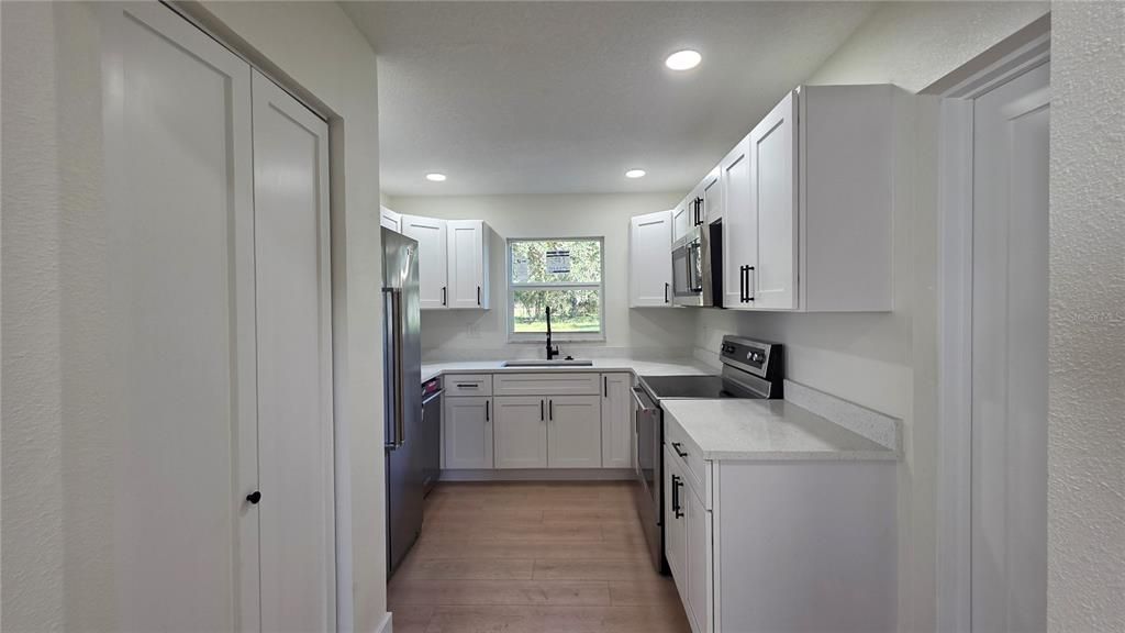 For Sale: $349,000 (3 beds, 2 baths, 1454 Square Feet)