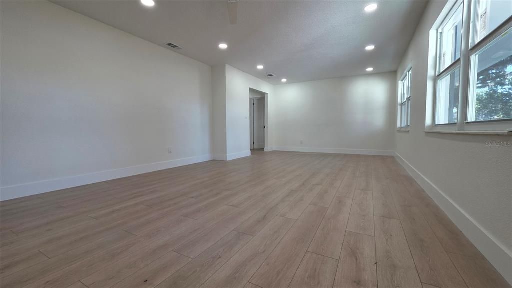 For Sale: $349,000 (3 beds, 2 baths, 1454 Square Feet)