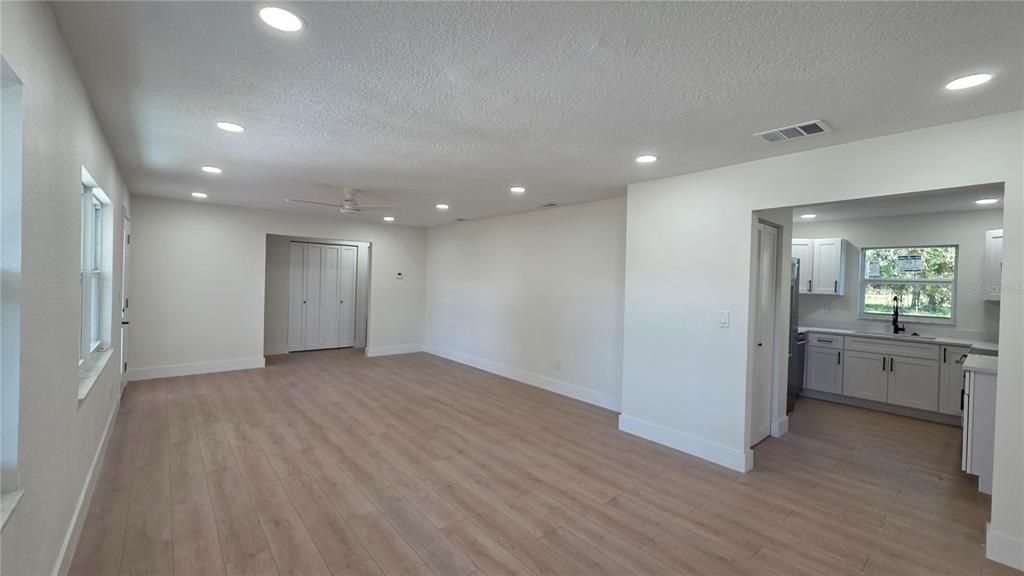 For Sale: $349,000 (3 beds, 2 baths, 1454 Square Feet)