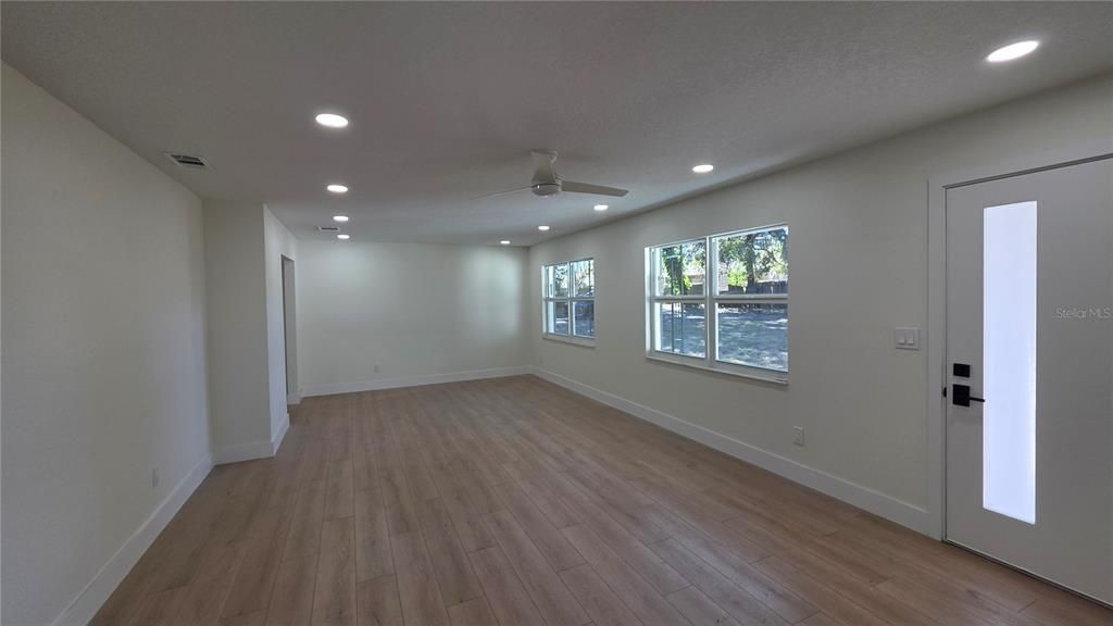 For Sale: $349,000 (3 beds, 2 baths, 1454 Square Feet)