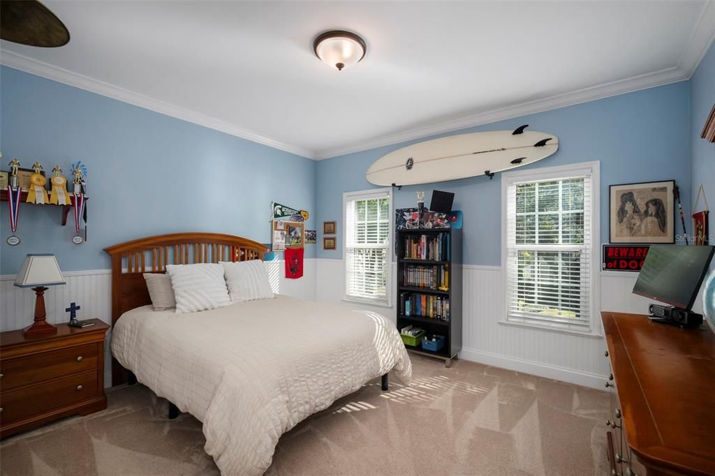 合同活跃: $1,700,000 (3 贝兹, 3 浴室, 2454 平方英尺)