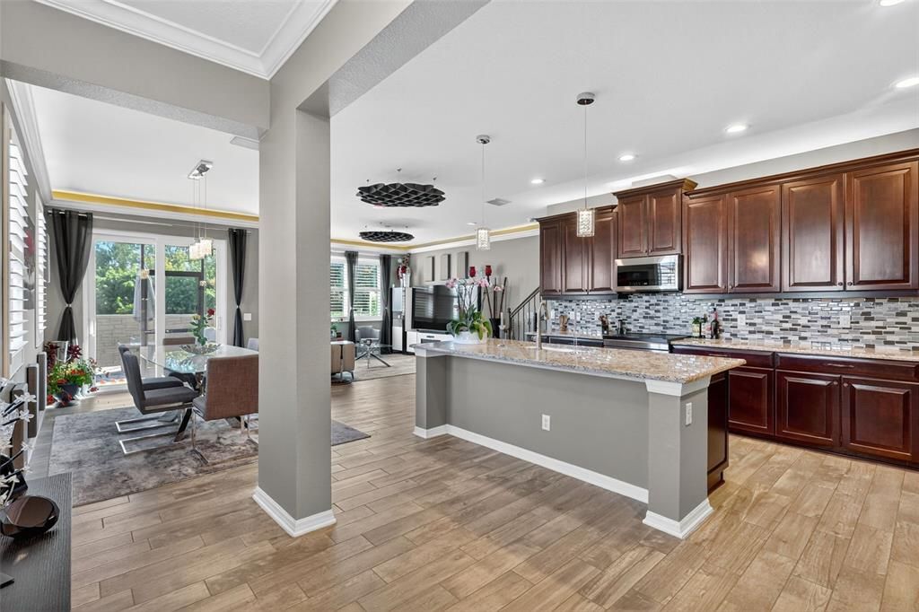 For Rent: $2,900 (3 beds, 2 baths, 2221 Square Feet)