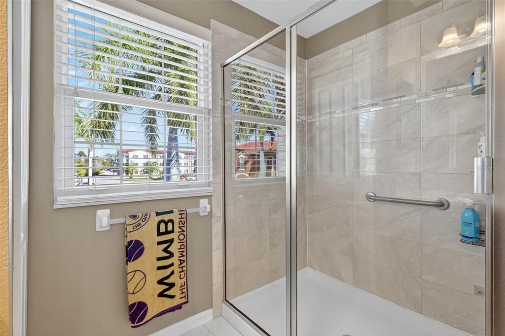 For Rent: $2,900 (3 beds, 2 baths, 2221 Square Feet)