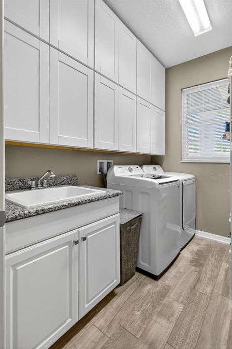 For Rent: $2,900 (3 beds, 2 baths, 2221 Square Feet)