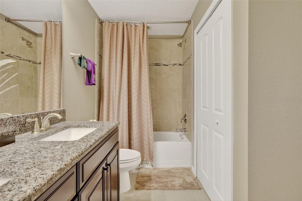 For Rent: $2,900 (3 beds, 2 baths, 2221 Square Feet)