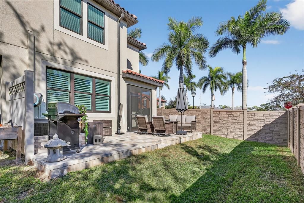 For Rent: $2,900 (3 beds, 2 baths, 2221 Square Feet)