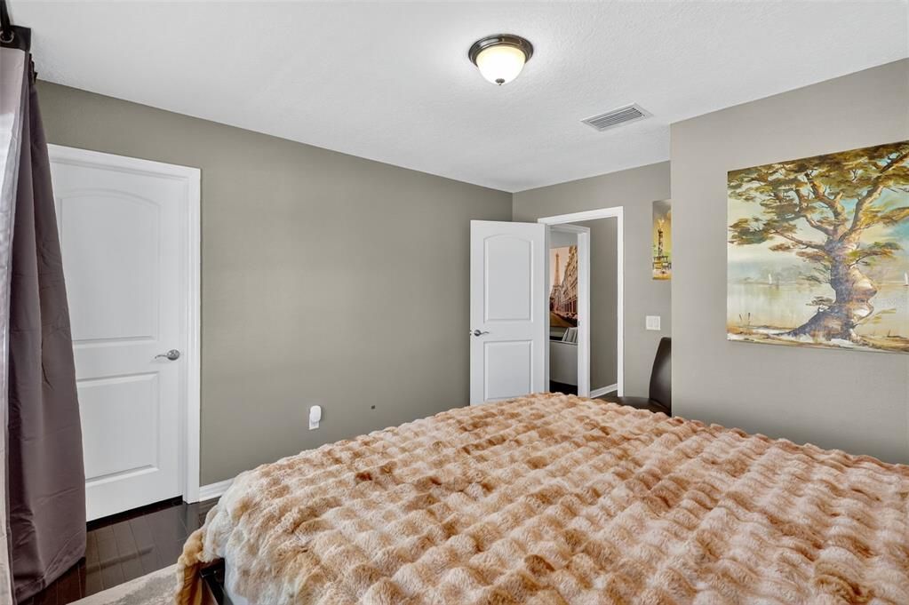 For Rent: $2,900 (3 beds, 2 baths, 2221 Square Feet)