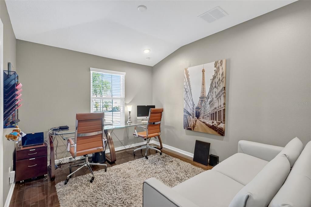 For Rent: $2,900 (3 beds, 2 baths, 2221 Square Feet)