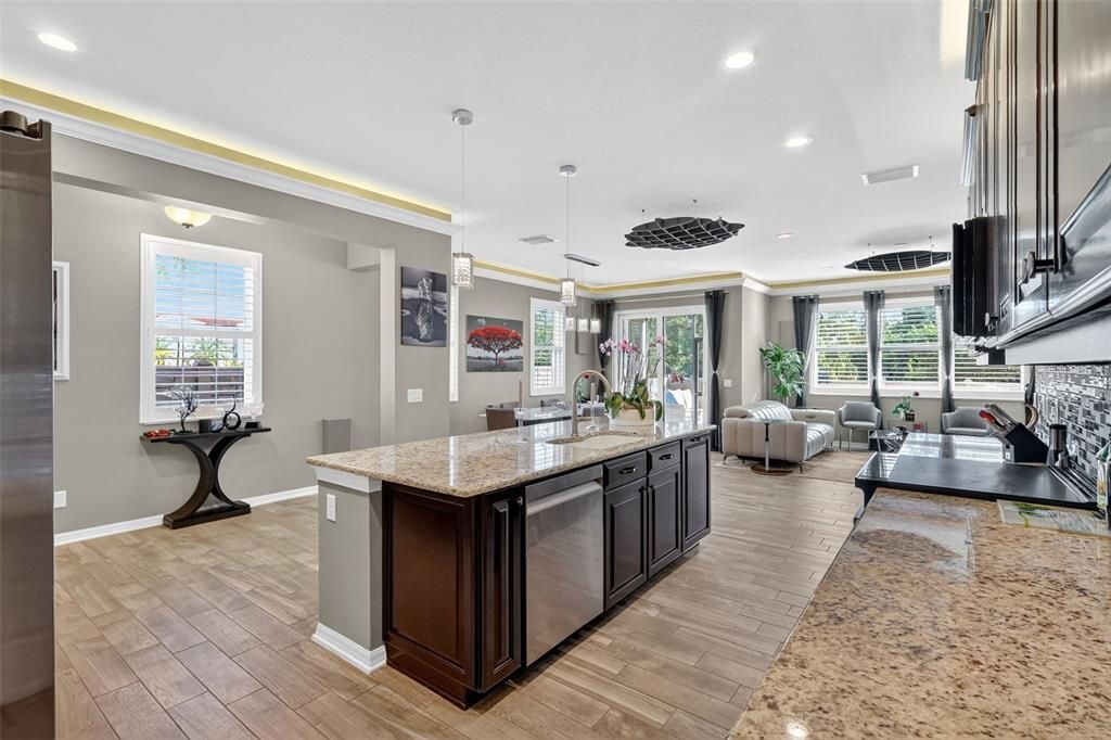 For Rent: $2,900 (3 beds, 2 baths, 2221 Square Feet)