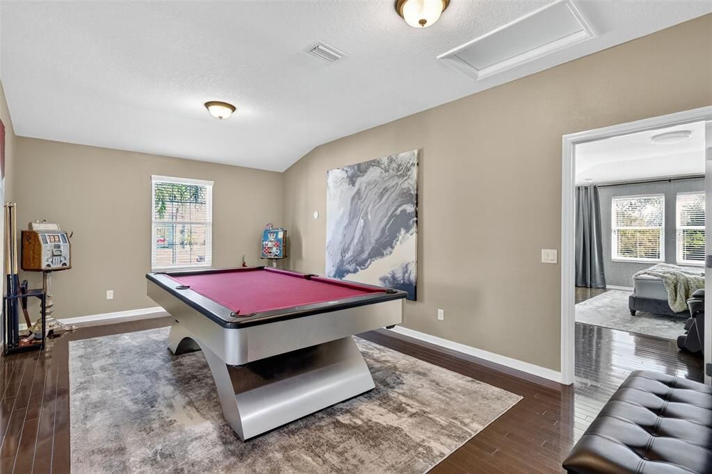 For Rent: $2,900 (3 beds, 2 baths, 2221 Square Feet)