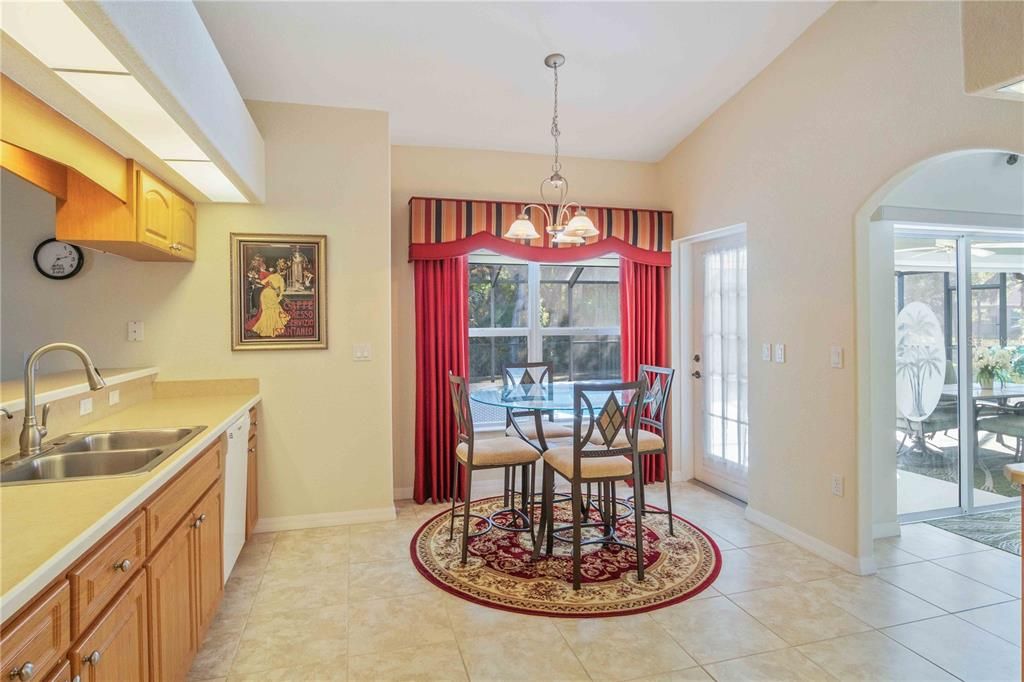 For Sale: $450,000 (3 beds, 2 baths, 2121 Square Feet)