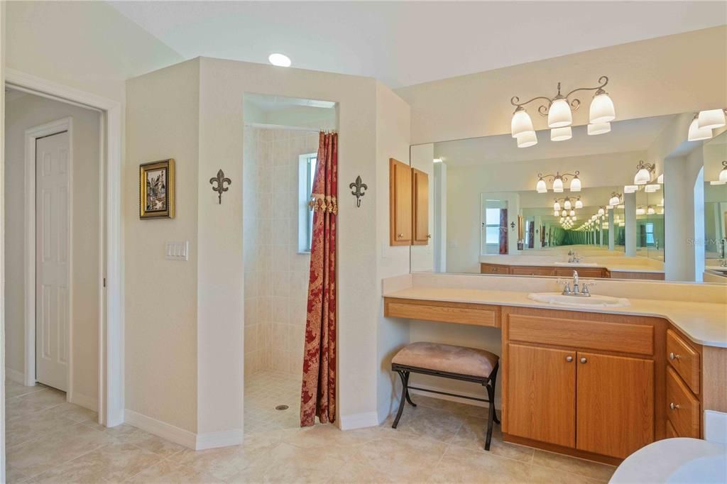 For Sale: $450,000 (3 beds, 2 baths, 2121 Square Feet)