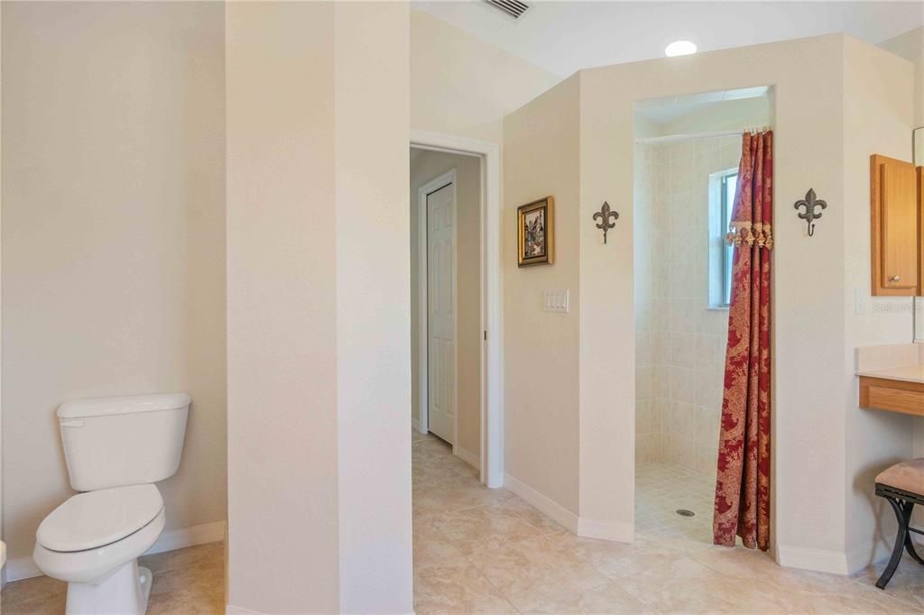 For Sale: $450,000 (3 beds, 2 baths, 2121 Square Feet)