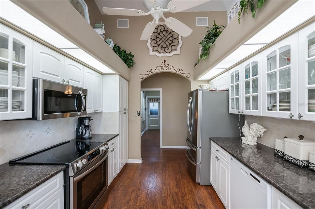 На продажу: $525,000 (3 спален, 2 ванн, 2232 Квадратных фут)