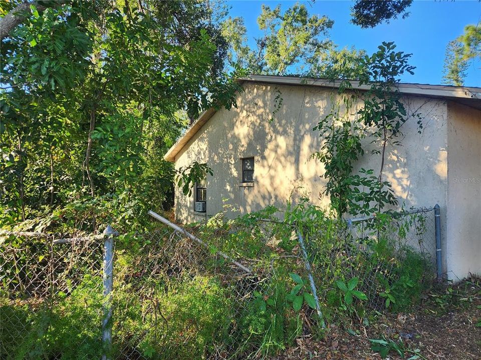 Под контрактом: $290,000 (3 спален, 2 ванн, 1376 Квадратных фут)