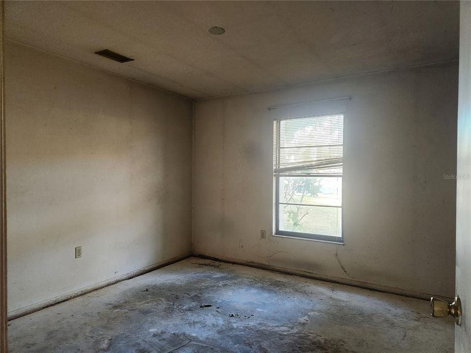 Под контрактом: $290,000 (3 спален, 2 ванн, 1376 Квадратных фут)