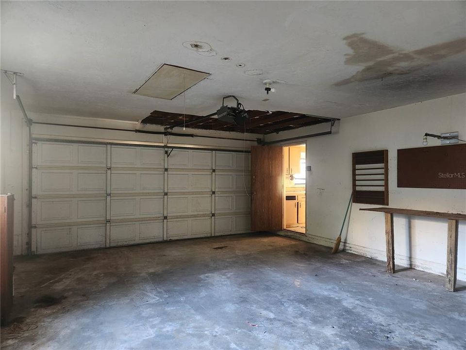 Под контрактом: $290,000 (3 спален, 2 ванн, 1376 Квадратных фут)