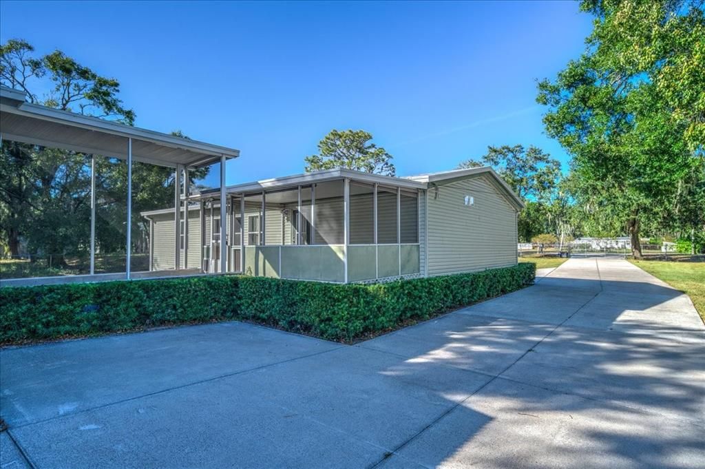 合同活跃: $300,000 (3 贝兹, 2 浴室, 1456 平方英尺)