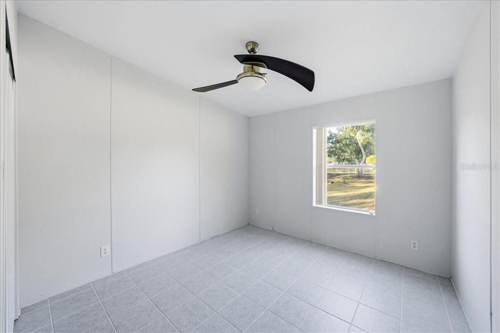 合同活跃: $300,000 (3 贝兹, 2 浴室, 1456 平方英尺)