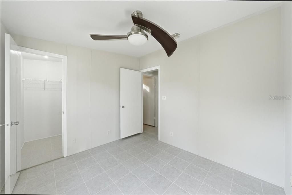 合同活跃: $300,000 (3 贝兹, 2 浴室, 1456 平方英尺)