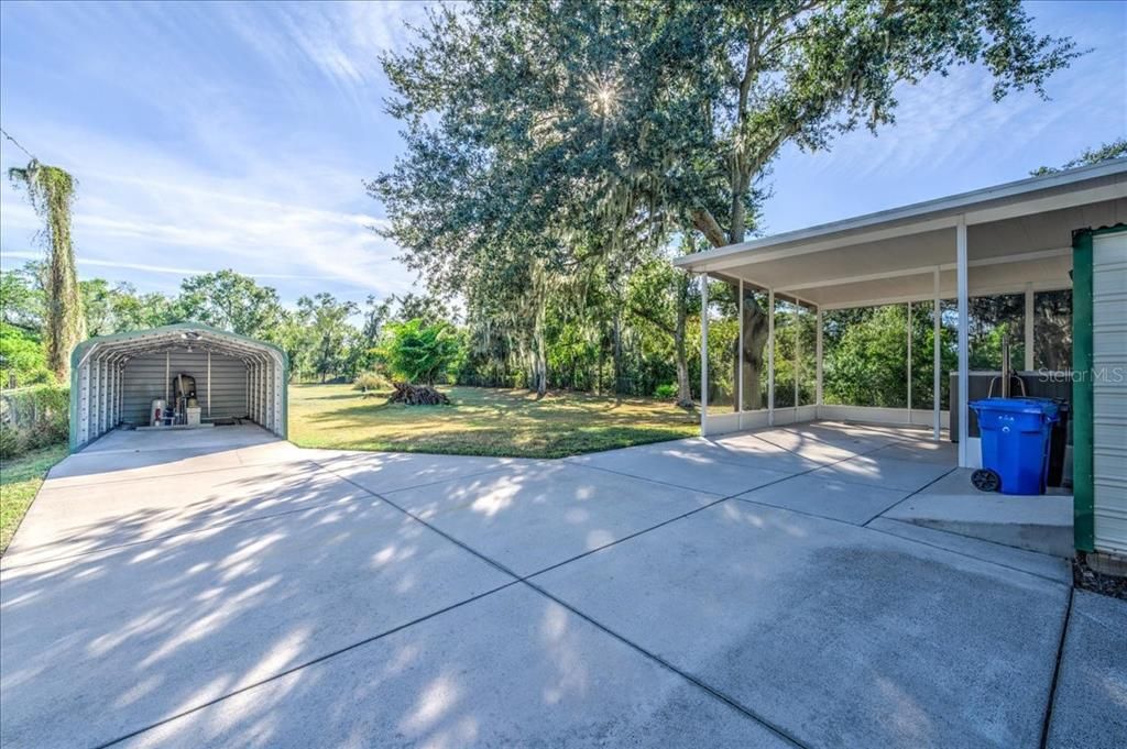 合同活跃: $300,000 (3 贝兹, 2 浴室, 1456 平方英尺)