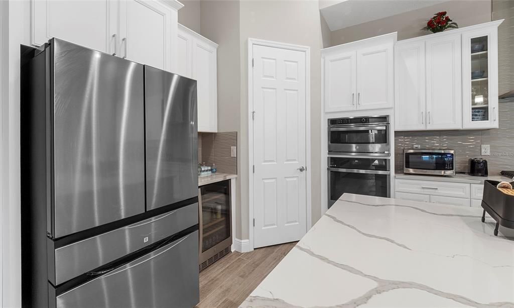 待售: $1,150,000 (5 贝兹, 4 浴室, 4709 平方英尺)