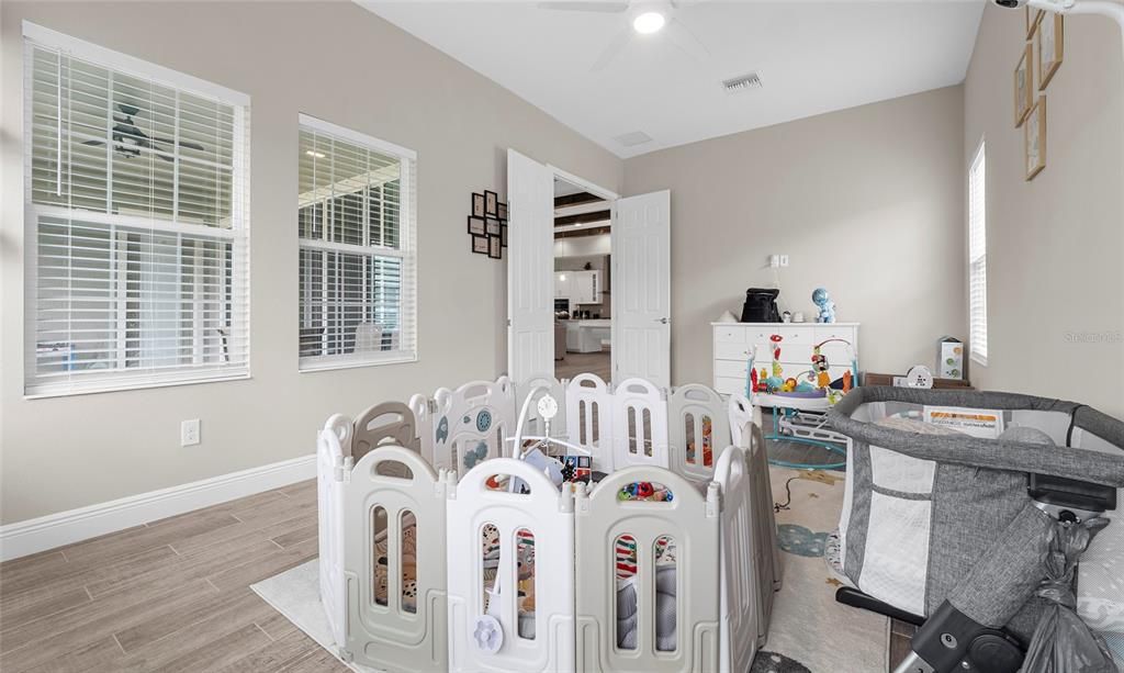 待售: $1,150,000 (5 贝兹, 4 浴室, 4709 平方英尺)