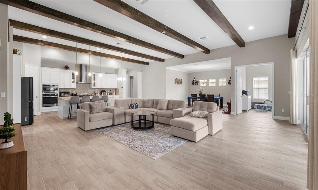 待售: $1,150,000 (5 贝兹, 4 浴室, 4709 平方英尺)