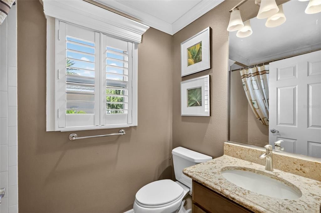 For Sale: $550,000 (3 beds, 2 baths, 1602 Square Feet)