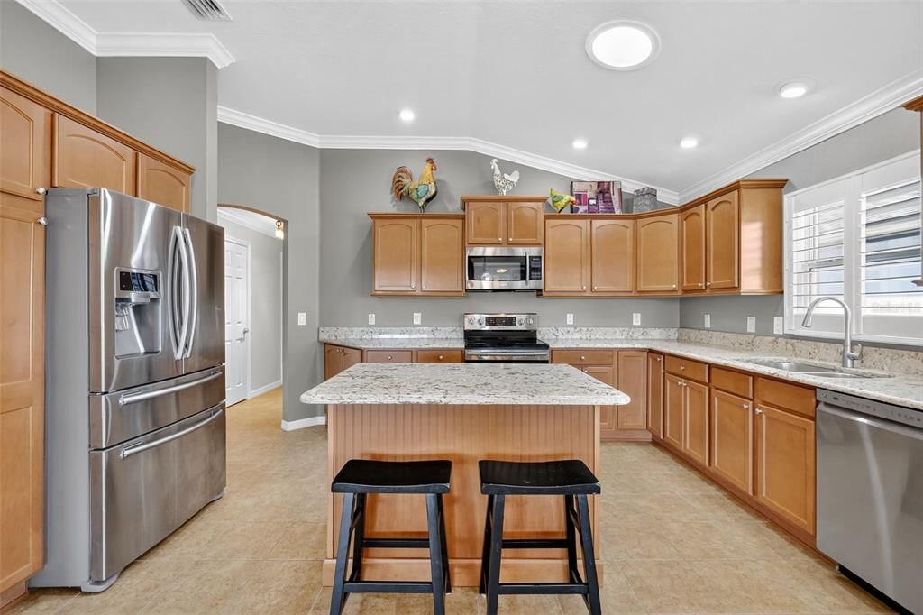 For Sale: $550,000 (3 beds, 2 baths, 1602 Square Feet)