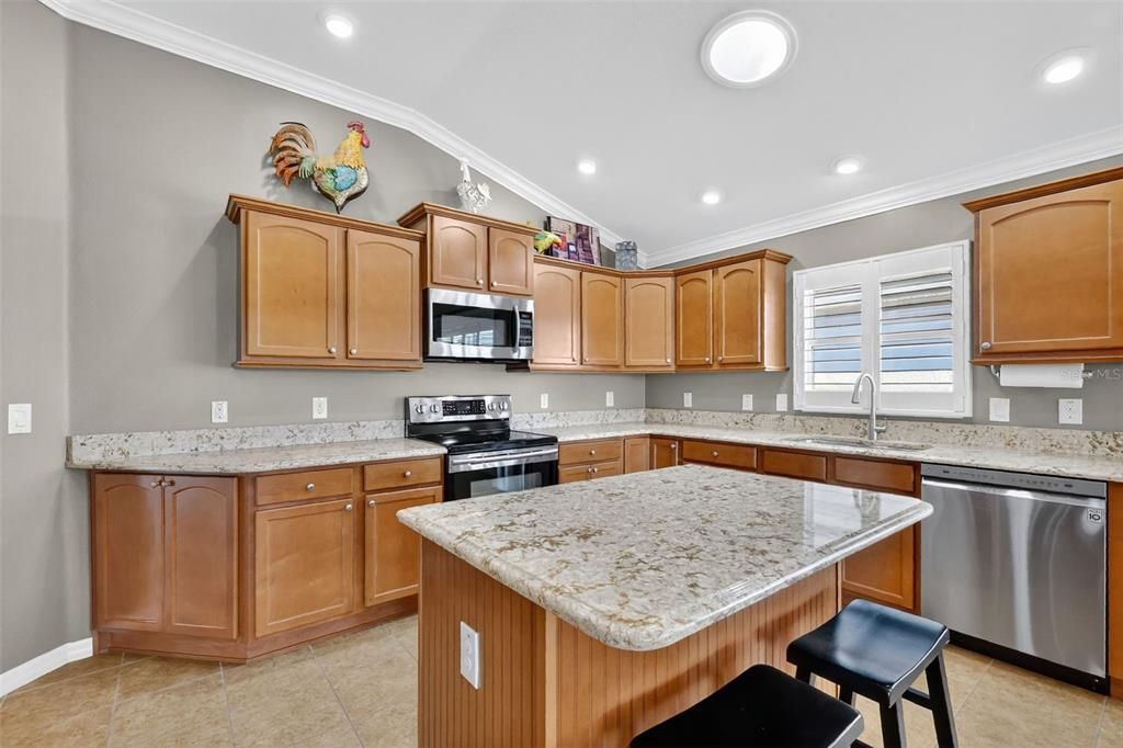 For Sale: $550,000 (3 beds, 2 baths, 1602 Square Feet)