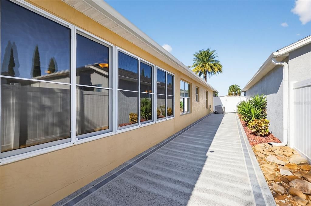 For Sale: $550,000 (3 beds, 2 baths, 1602 Square Feet)