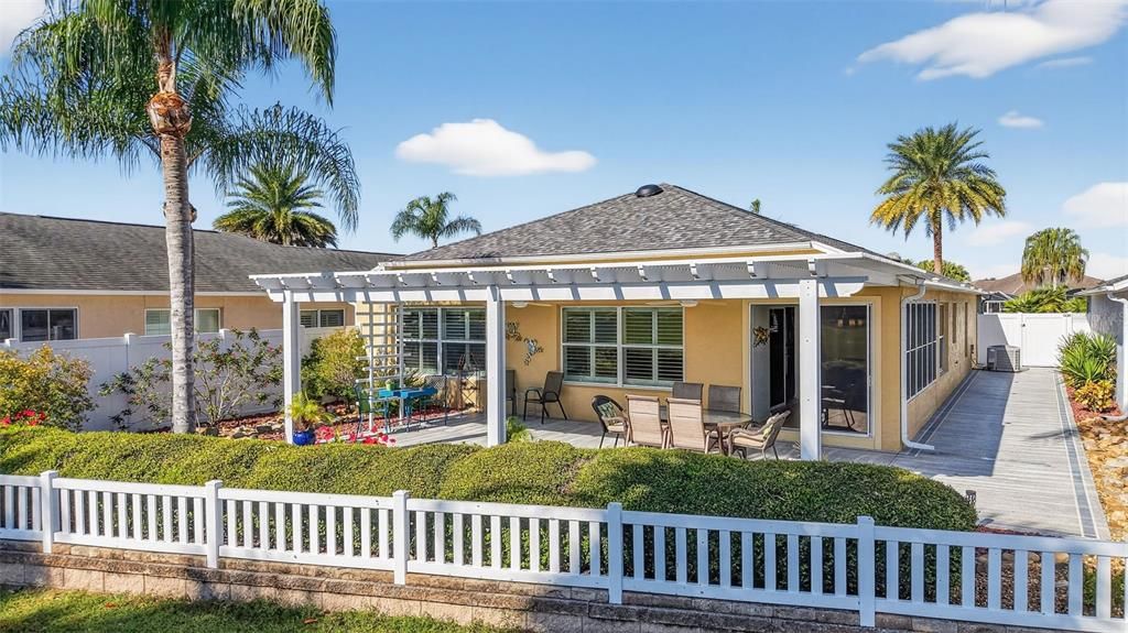 For Sale: $550,000 (3 beds, 2 baths, 1602 Square Feet)